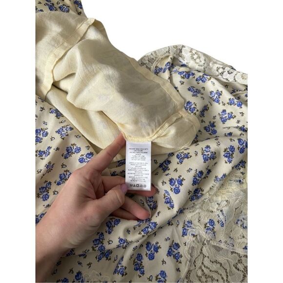 Urban Outfitters UO Lauren Lace-Trim Floral Midi Dress size L Cream Blue Ditsy B - Picture 9 of 14